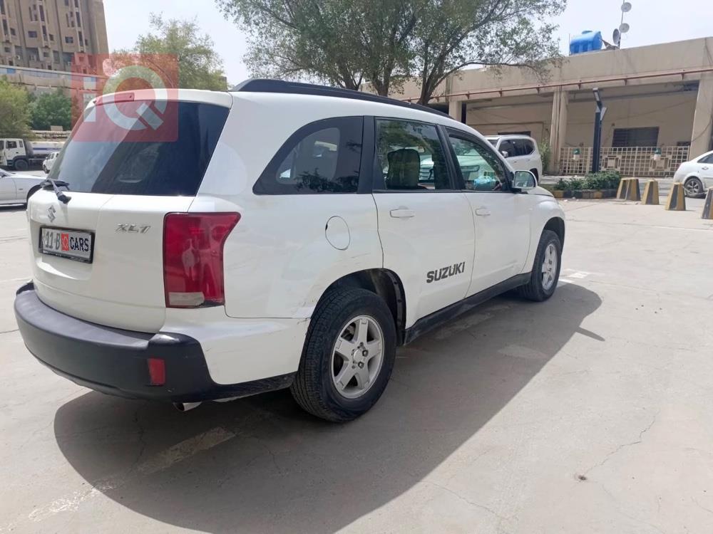 سوزوكي XL7